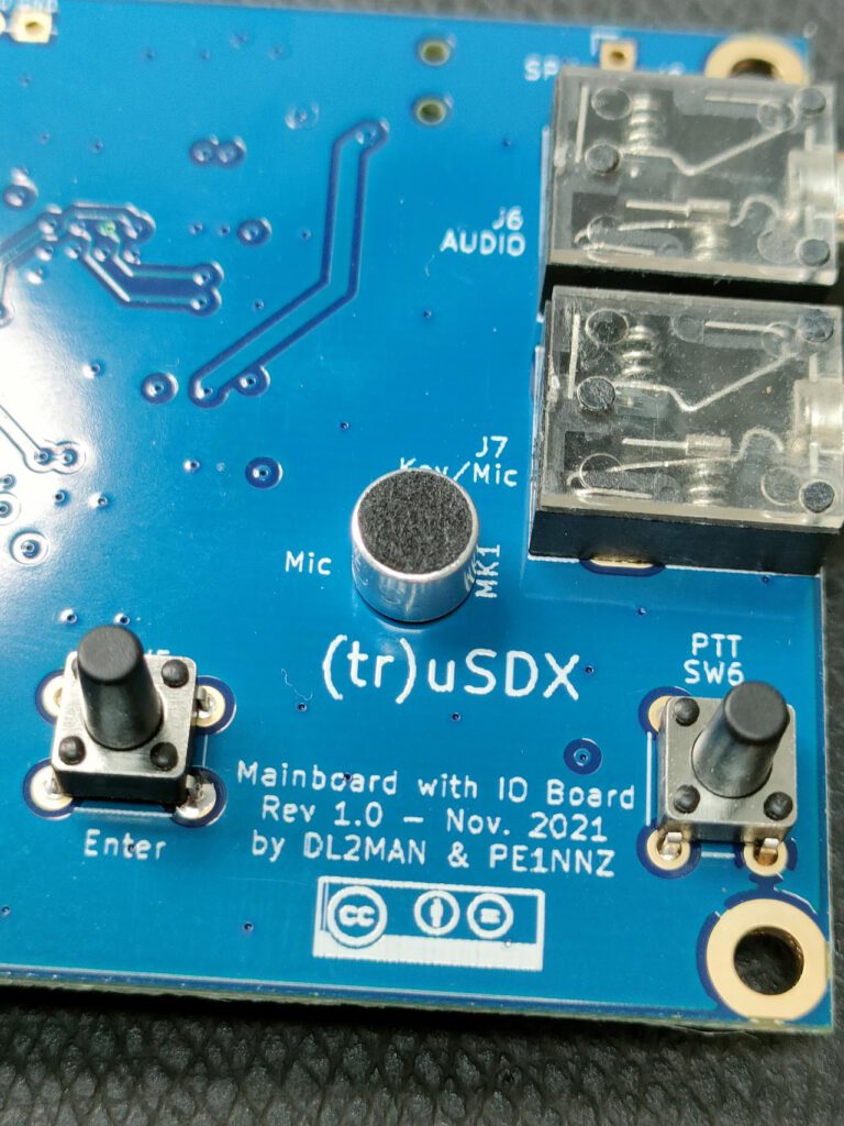 TruSDX Detailsicht mit Klinkeneingang und Mikrofon