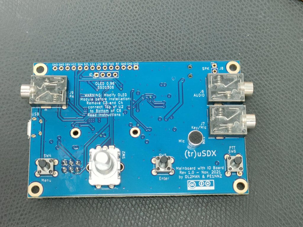 Oberseite des TruSDX mit noch fehlendem Lautsprecher und fehlendem OLED